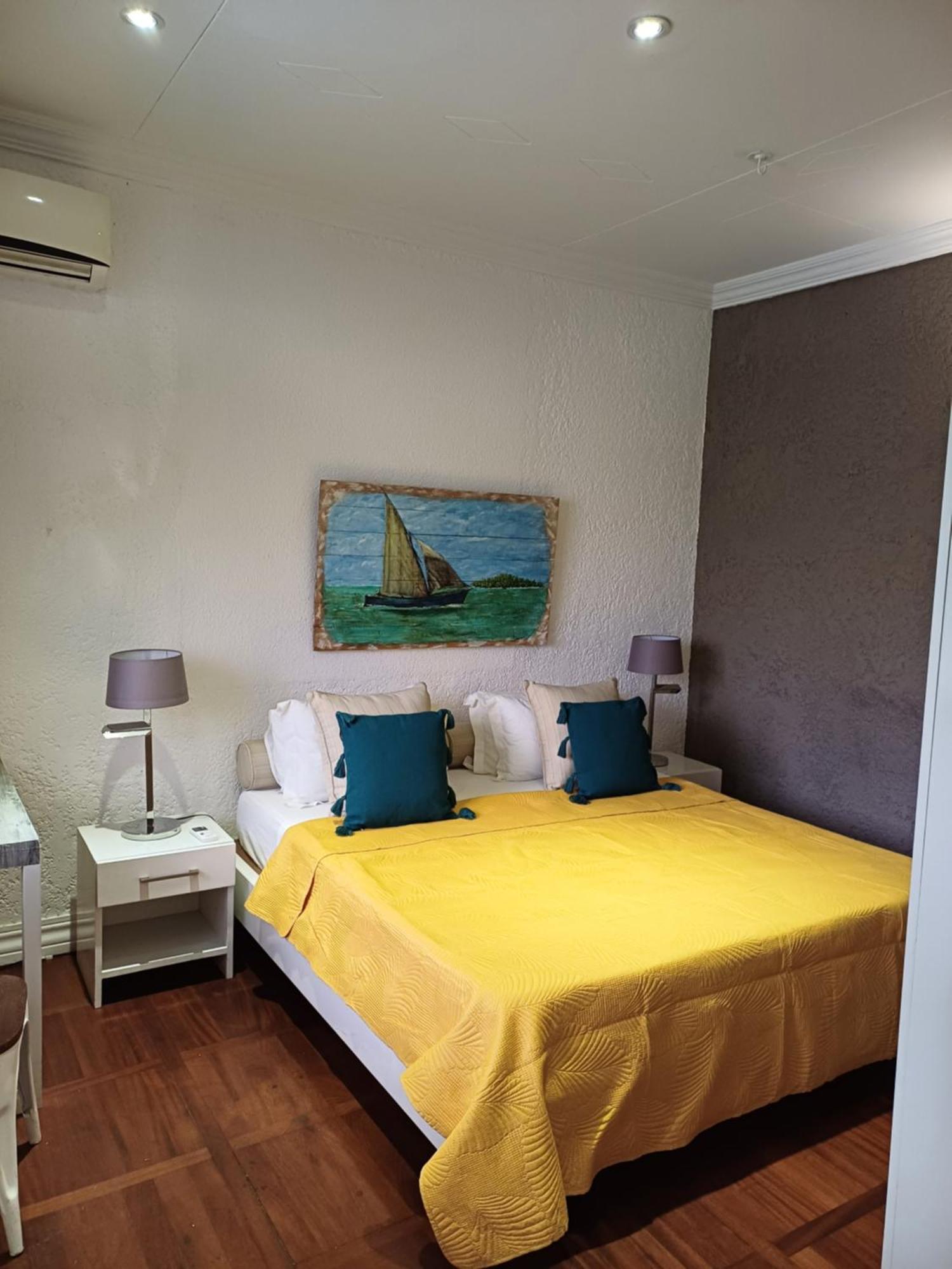 ブルー・ベイ Explora Prestige Bed & Breakfast エクステリア 写真