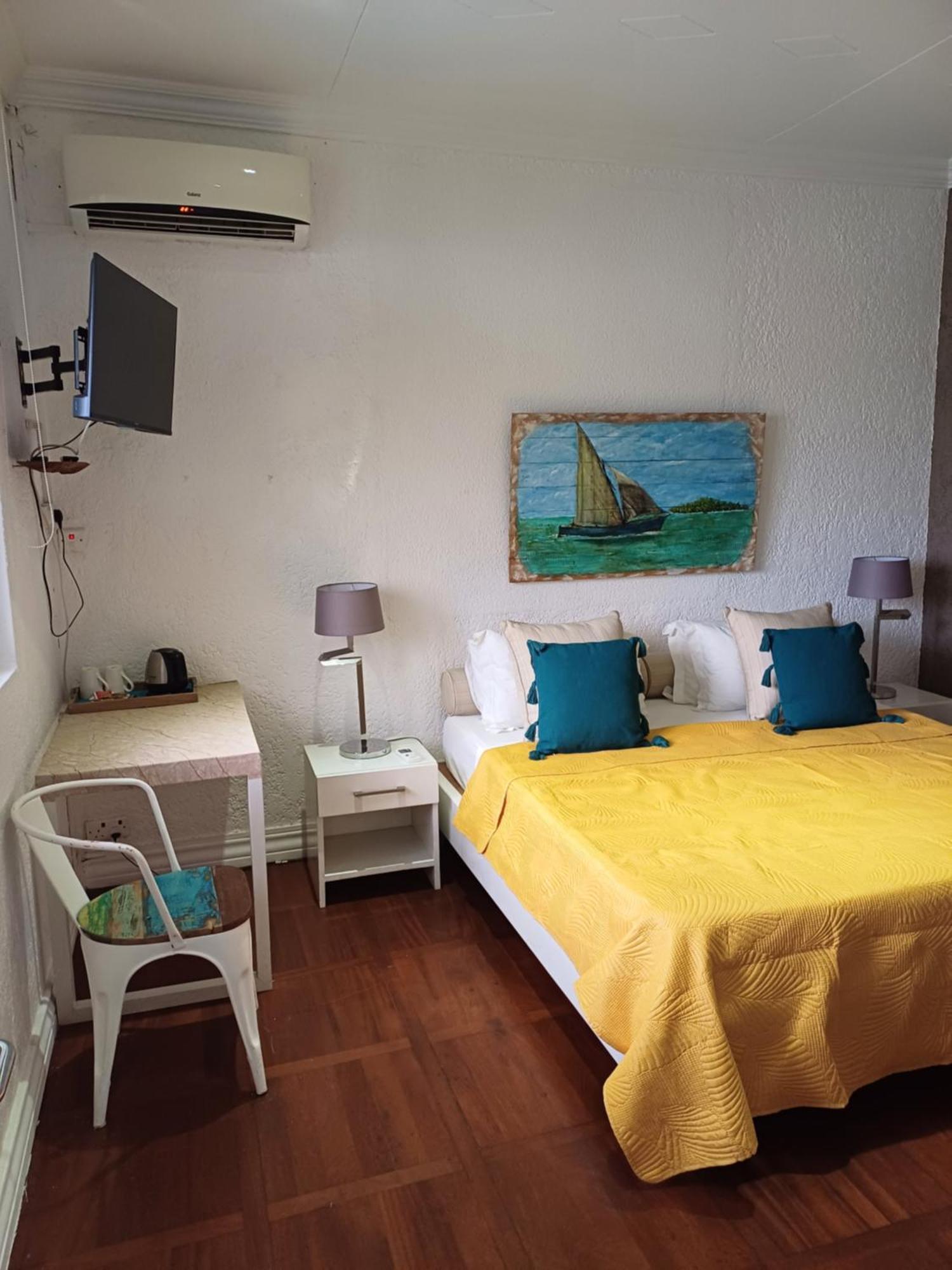 ブルー・ベイ Explora Prestige Bed & Breakfast エクステリア 写真